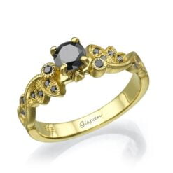 טבעת אירוסין עם יהלומים שחורים