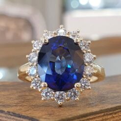 טבעת אירוסין דיאנה עם יהלום ספיר כחולה 4 קראט