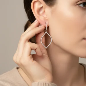 Alternative view of עגילים אובליים זהב לבן 14 קראט