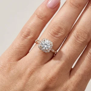 Alternative view of טבעת אירוסין מלכותית מזהב אדום